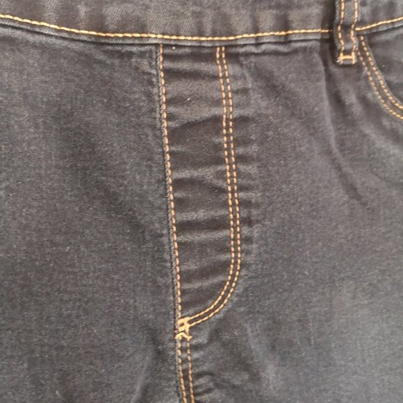 Suko Jeans Ladies Pull On Dark Wash Skinny Leg Blue Jeans - Picture 4 of 6